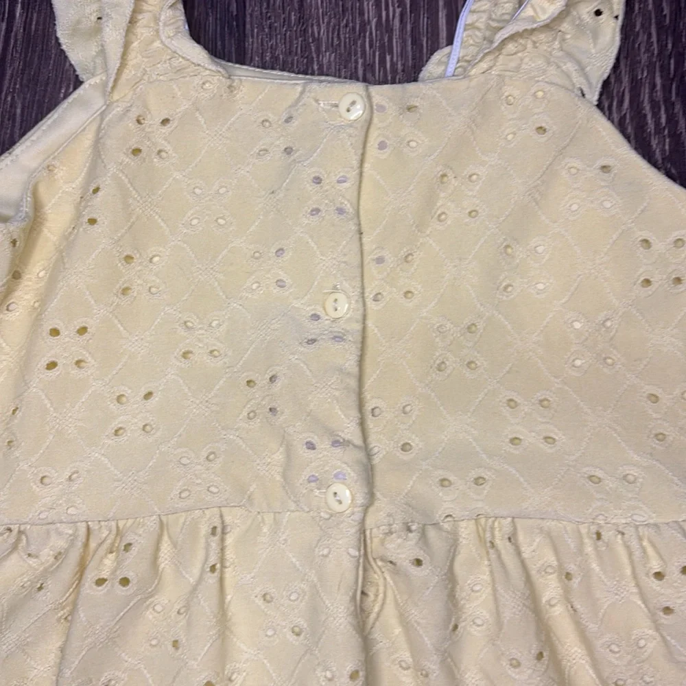 Girls bright yellow dress size 7 with buttons down the back, super cute!!